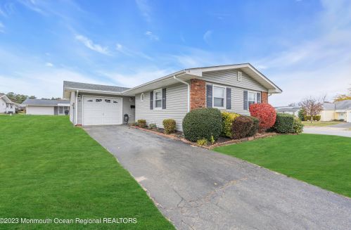 26 Tony Ct, Bricktown, NJ 08724-2454