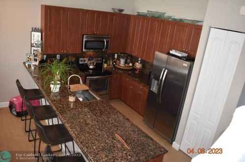 14631 11th Ct, Hollywood FL  33027-6196 exterior