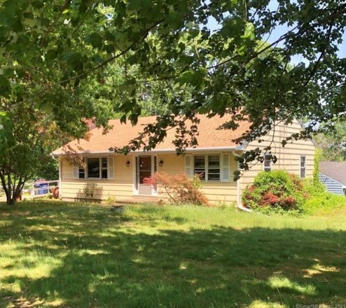 67 Valley View Rd, Bridgeport, CT 06611-3830