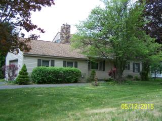 7 Lance Ave, Troy, NY 12180-6641