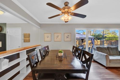 205 Kendal St, Vacaville CA 95688-3827 exterior