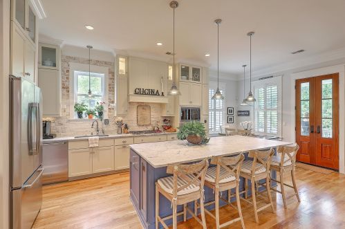 1521 Lindsey Creek Dr, Mount Pleasant SC  29466-8393 exterior