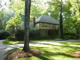 631 Saint Cloud Dr, Statesville, NC 28625-4643
