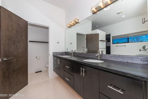 130 Grasshopper Ln, Sedona AZ 86336-4529 exterior