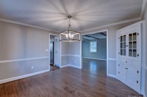 50 Bette Dr, Manchester CT  06040-6814 exterior