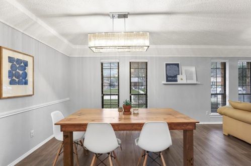 1502 Meadow Glen St, Richardson TX  75081-2541 exterior