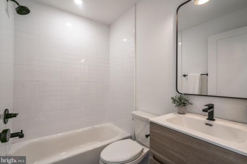 2139 6th St, Philadelphia PA  19122-1415 exterior