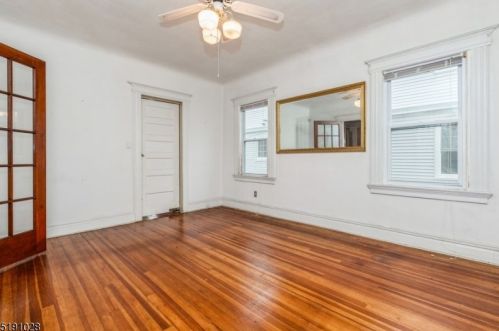 19 Cloverhill Pl, Montclair NJ 07042-4818 exterior