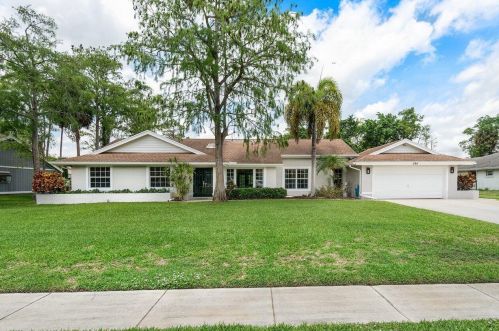 584 Santa Clara Trl, West Palm Beach, FL 33414-3922
