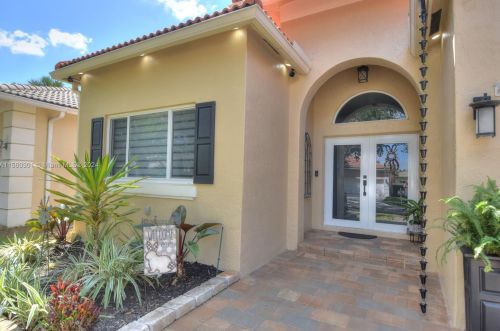 14042 32nd St, Hollywood, FL 33027-3979