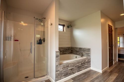 323 Blackhawk Rd, Beaver Falls PA  15010-1405 exterior