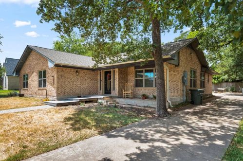 2005 Quail Hollow Dr, Bryan, TX 77802-2916