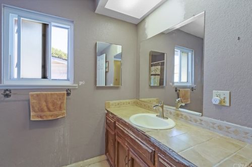 6040 Moraga Ave, Riverside CA 92509-6251 exterior