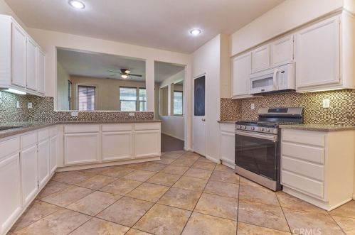 122 Quartz Ln, Perris CA  92570-7268 exterior
