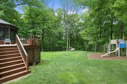 7 Whippoorwill Close, Chappaqua, NY 10514-2330
