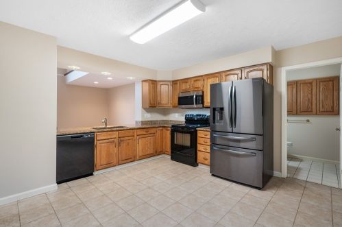 7001 Clubview Dr, Bridgeville PA  15017-1097 exterior