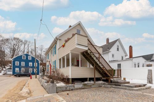 32 Pne St, Dover NH  03820-4202 exterior