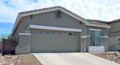10061 Cedar Hill Dr, Tucson, AZ 85748-5107