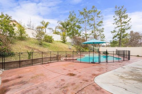 32290 Calle Avella, Temecula CA  92592-3860 exterior