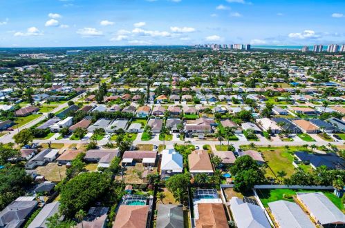 769 101 Ave, Naples FL 34108-3205 exterior