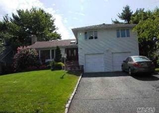 94 Shrub Hollow Rd, East Hills, NY 11576-3127