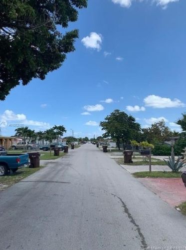 455 46th St, Hialeah, FL 33013-1861