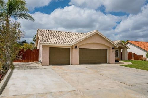 9056 Shelby View Ct, Lakeside, CA 92040-4900