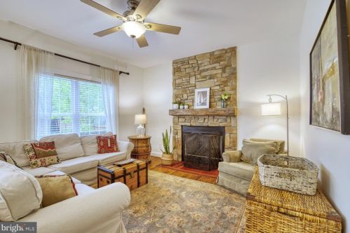 2357 Dunbar Ln, Falls Church, VA 22046-2334