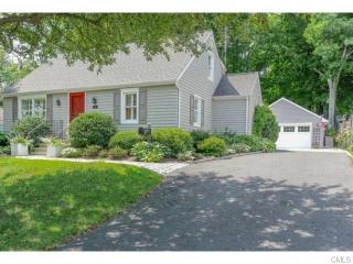 363 Wormwood Rd, Fairfield, CT 06824-4556