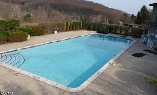 1510 Spruce Hills Dr, Glen Gardner, NJ 08826-3714