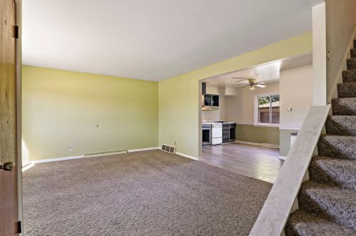 8425 22nd Ave, Kenosha, WI 53143-6215