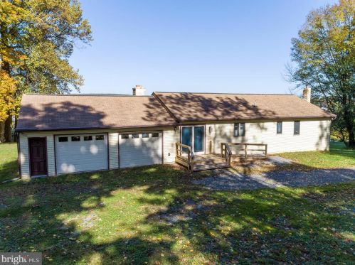 455 Yoder Rd, Marsh, PA 19520-9043