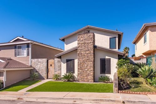 3541 Countryside Ln, Long Beach, CA 90806-1139