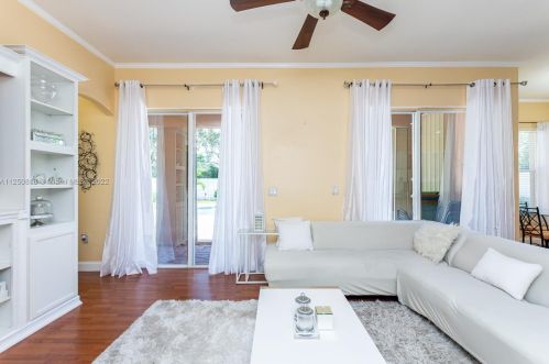 19270 29 Ct, Hollywood FL 33029-2474 exterior