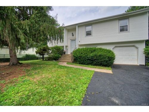 5 Wisteria Ct, Orangeburg, NY 10962-2813