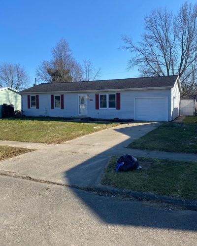 6885 Poling Dr, New Lexington, OH 43764-1070