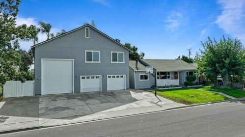 3130 Riverside Dr, Riverbank, CA 95367-2039