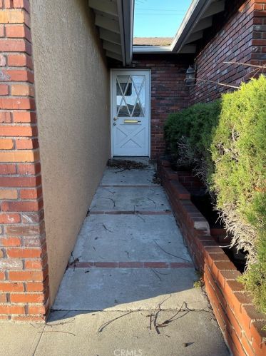8267 Kinmount St, Long Beach, CA 90808-3330