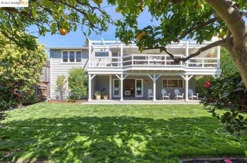 303 Hillside Ave, Oakland CA  94611-4013 exterior