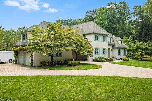 27 Hideaway Ln, Sparta, NJ 07871-3510