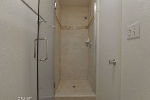 26817 Oak Branch Cir, Santa Clarita CA  91321-1455 exterior