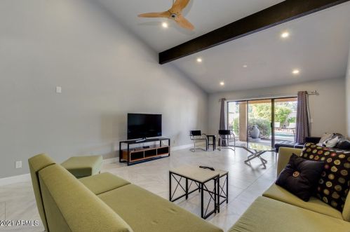 7204 Paradise Dr, Scottsdale AZ 85260-5436 exterior