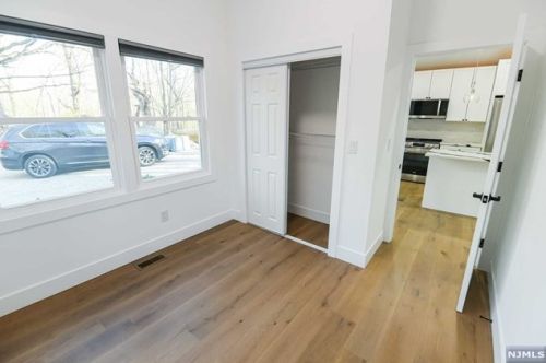 6 Stag Hill Rd, Mahwah NJ  07430-1034 exterior