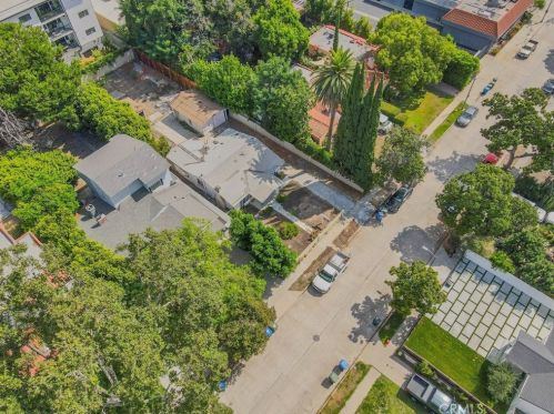 11025 Blix St, North Hollywood CA  91602-1204 exterior