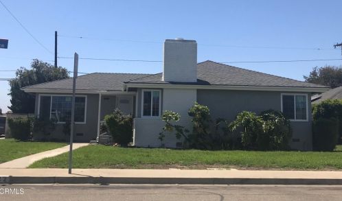 1302 Palm Dr, Oxnard CA 93030-4836 exterior