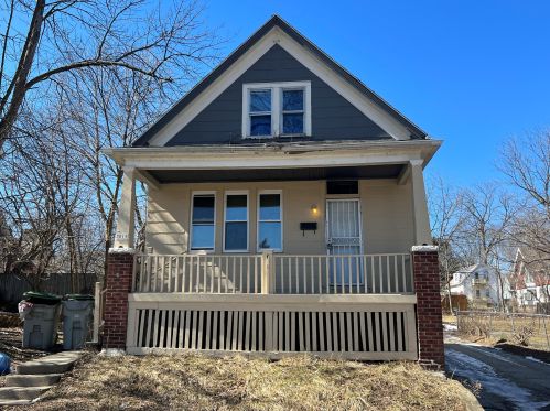 3015 Palmer St, Milwaukee, WI 53212-2005