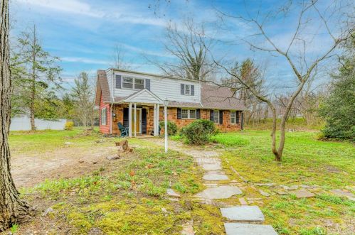 553 Marlboro Rd, Old Bridge, NJ 08857-3712