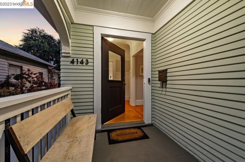 4143 Howe St, Oakland CA 94611-5117 exterior