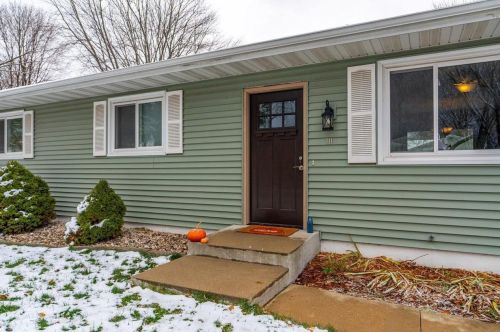 10 Goodland Ave, Deerfield, WI 53531-9509