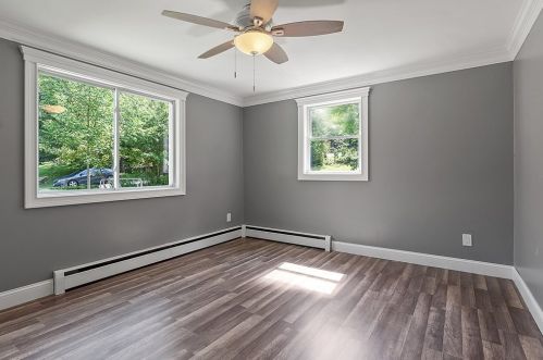 1 James St, Derry NH  03038-4525 exterior